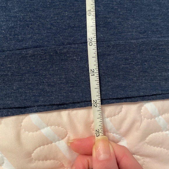 Gap Fit Blue Short Sleeves Open Back Athletic Top - Picture 5 of 9